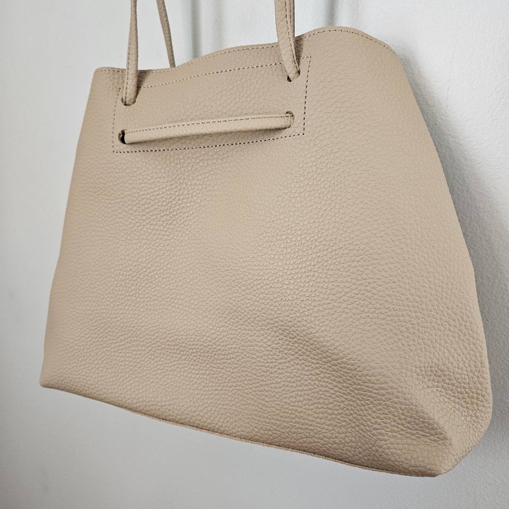 8 Other Reasons Vegan Leather Slouchy Bucket Bag Tan Neutral - Picture 2 of 8